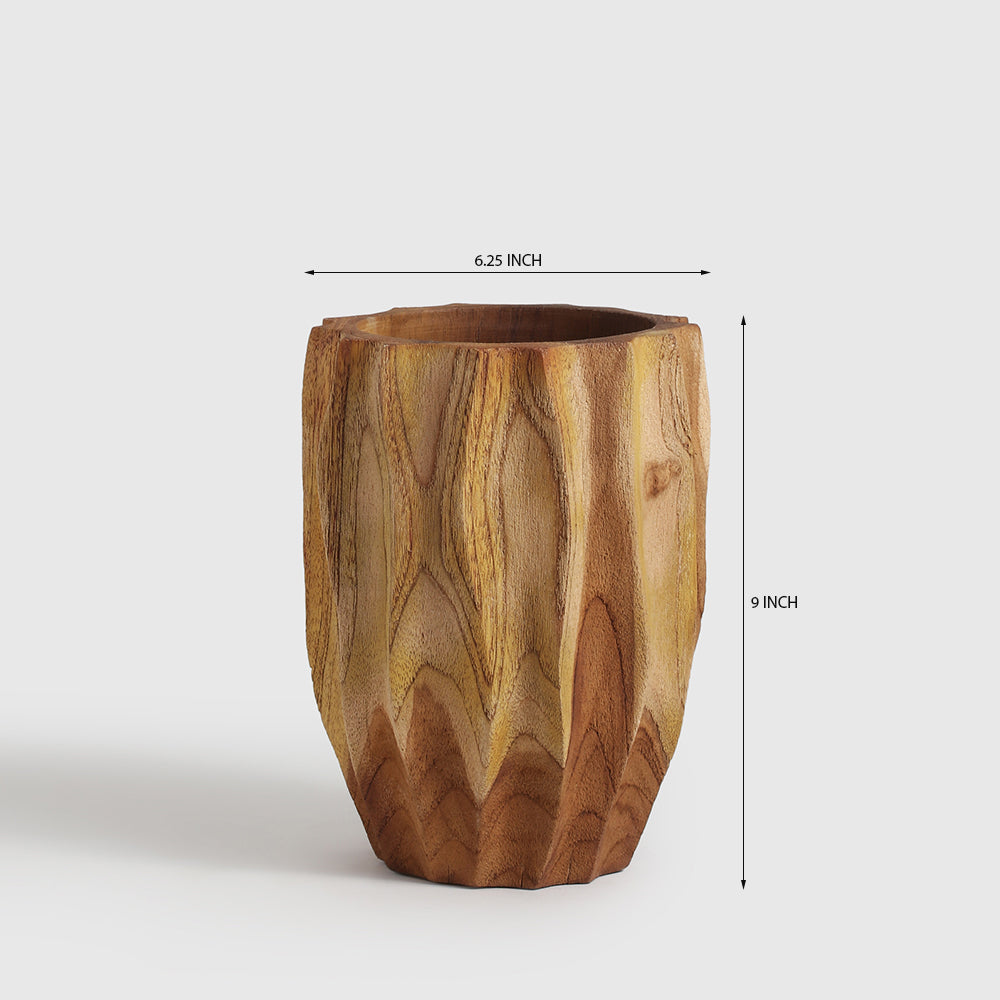 The Teakwood Vase of the Oasis
