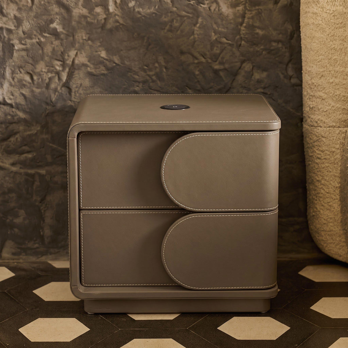 Manfred Bedside Table
