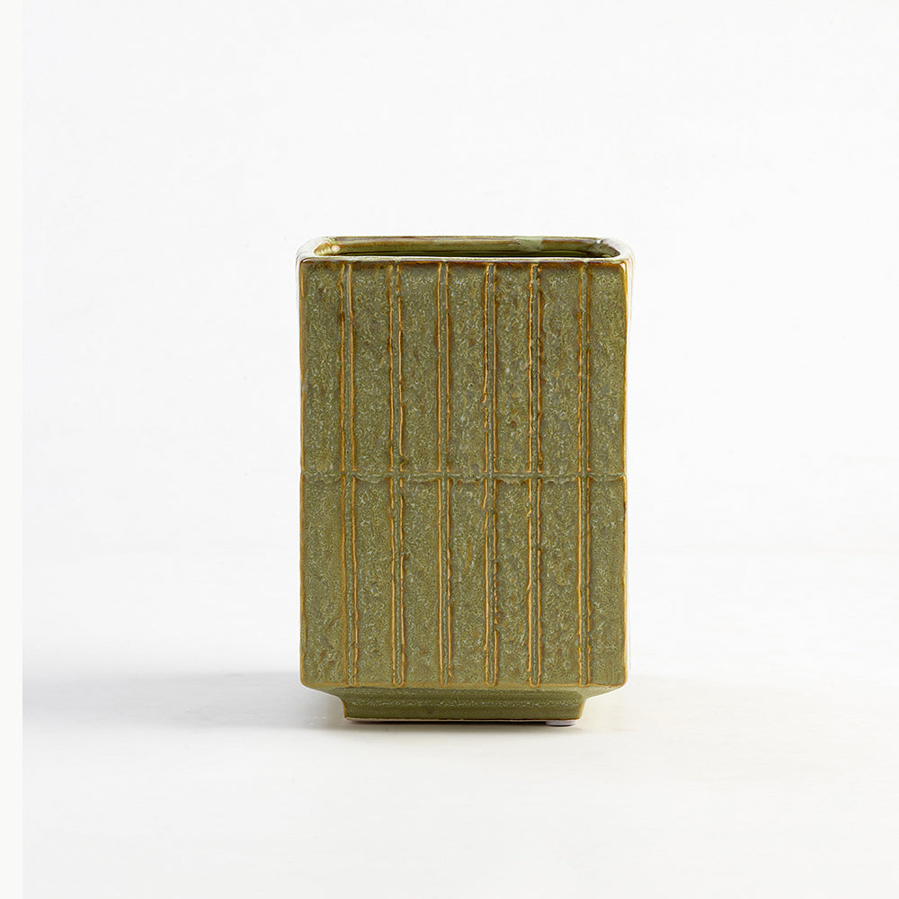 Lavelle Darling Flowerpot