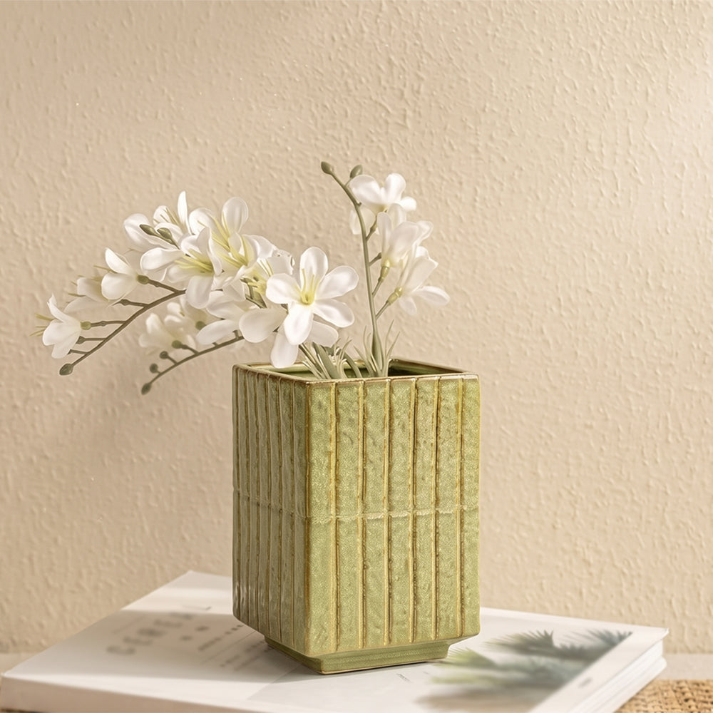 Lavelle Darling Flowerpot