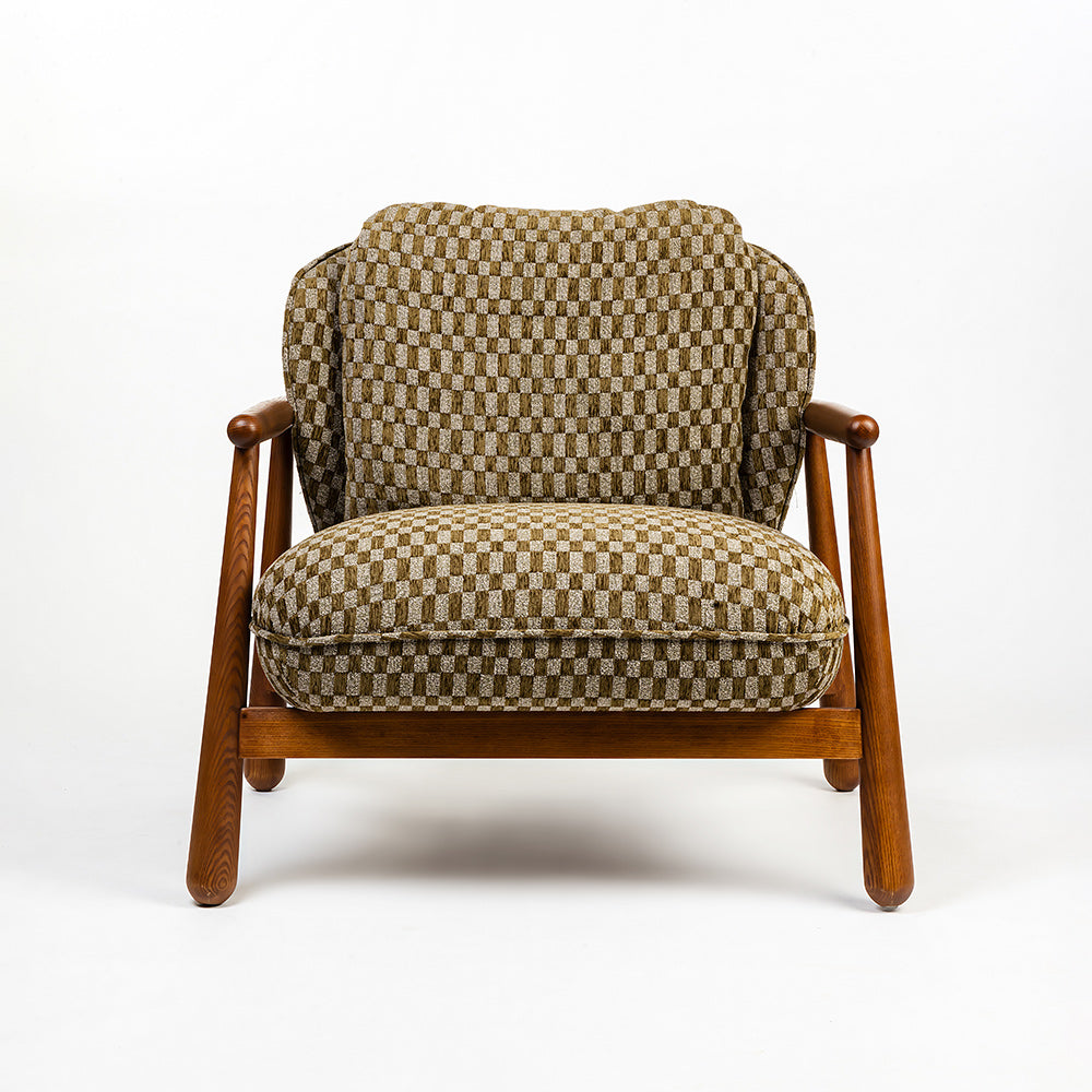 Nenaur Boucle Chair with Wood