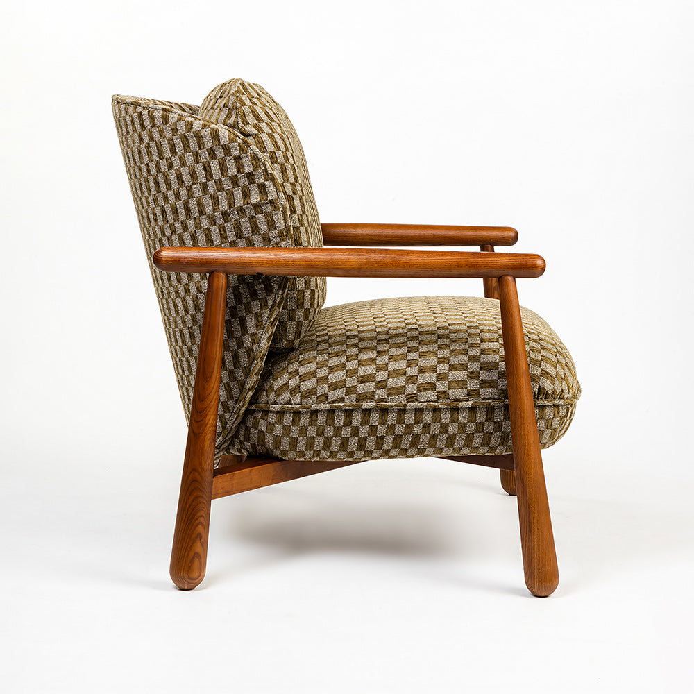 Nenaur Boucle Chair with Wood