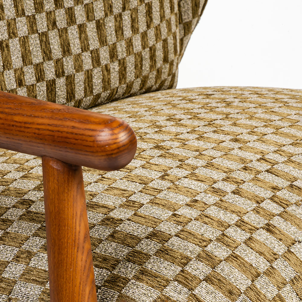Nenaur Boucle Chair with Wood